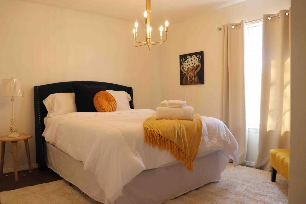 By Hwy, 3/2 , Sleeps Large Group Palo Duro Fun Villa Amarillo Exterior photo