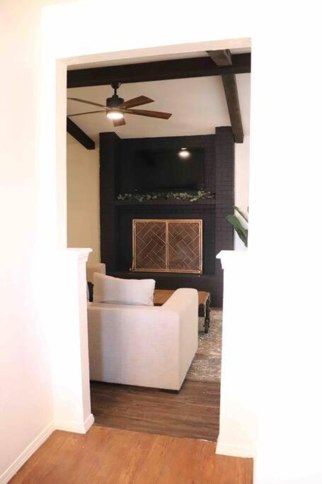 By Hwy, 3/2 , Sleeps Large Group Palo Duro Fun Villa Amarillo Exterior photo